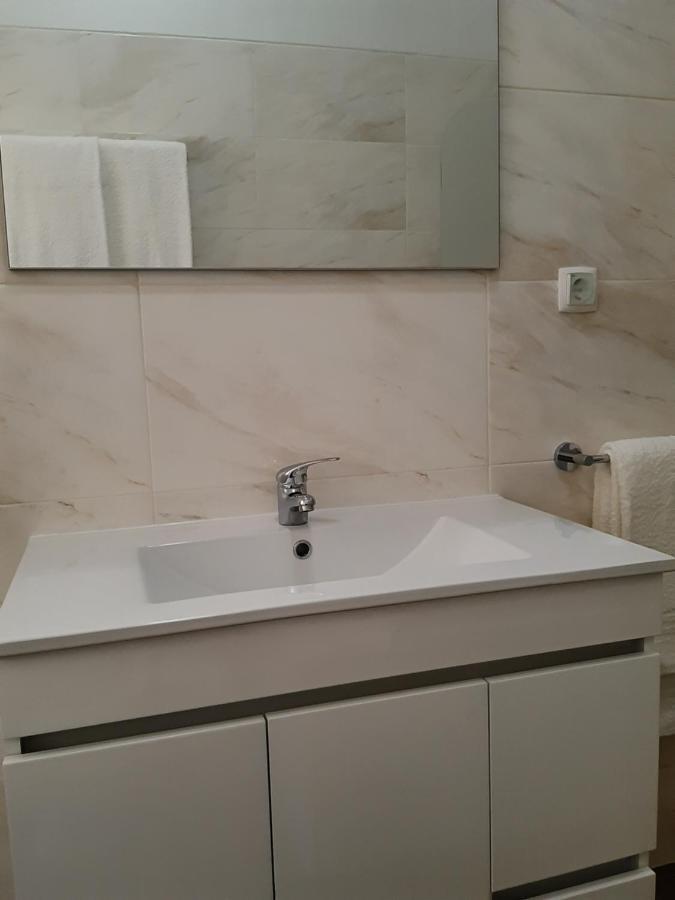 Alojamento Ferreira - Apartamento B Apartment ซังติอาโก โด กาเซ็ง ภายนอก รูปภาพ