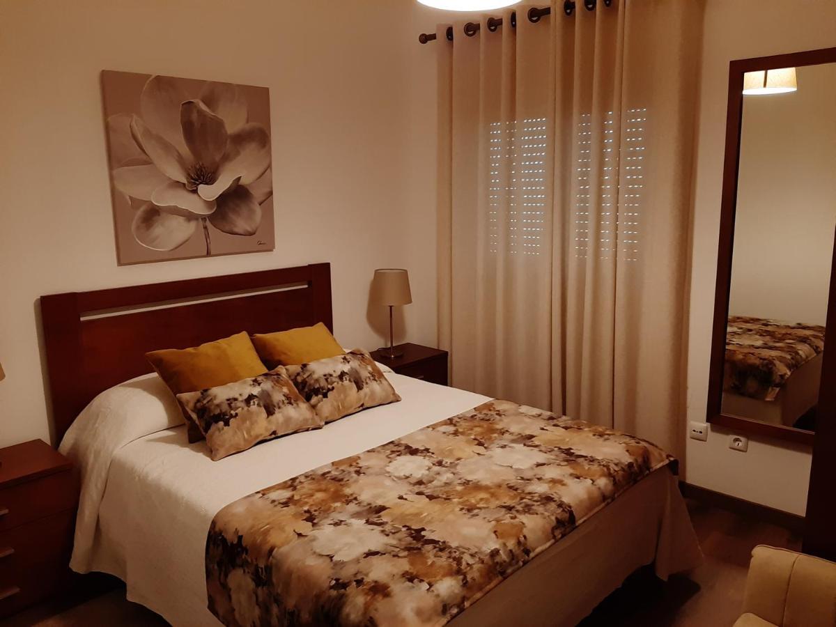 Alojamento Ferreira - Apartamento B Apartment ซังติอาโก โด กาเซ็ง ภายนอก รูปภาพ