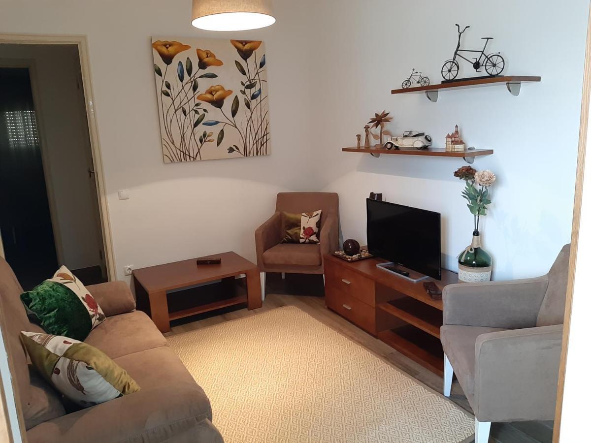 Alojamento Ferreira - Apartamento B Apartment ซังติอาโก โด กาเซ็ง ภายนอก รูปภาพ
