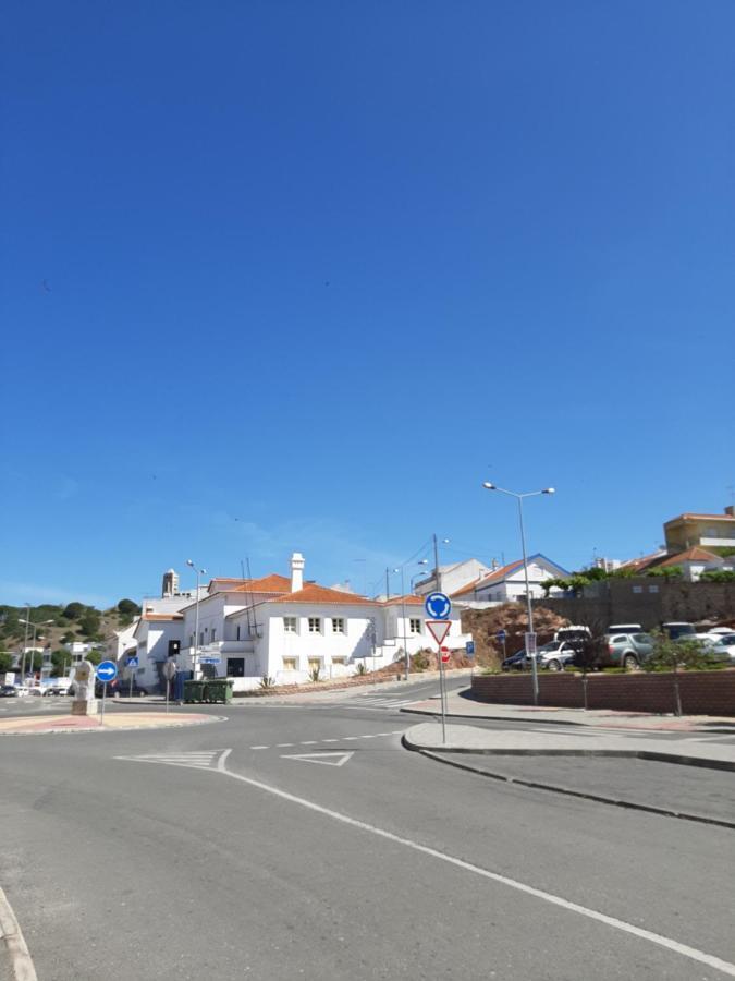 Alojamento Ferreira - Apartamento B Apartment ซังติอาโก โด กาเซ็ง ภายนอก รูปภาพ
