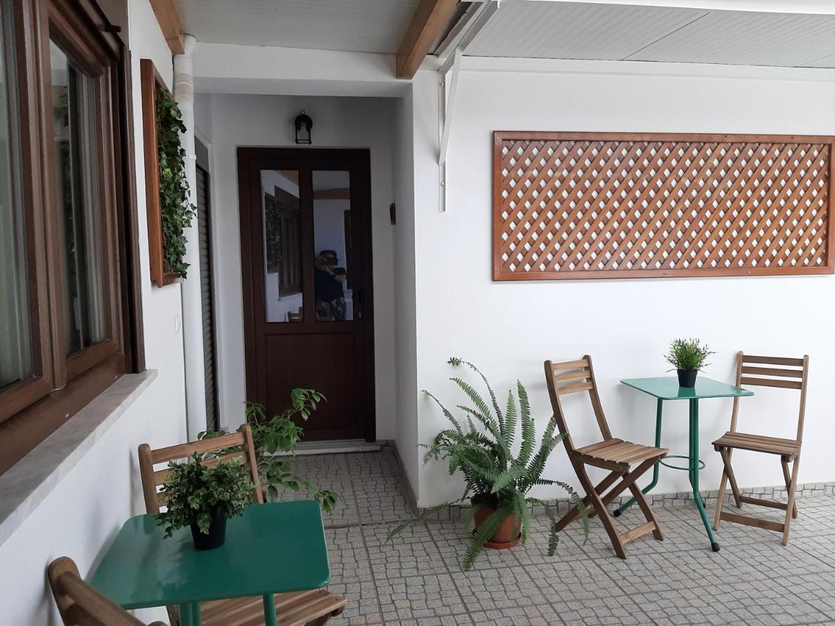 Alojamento Ferreira - Apartamento B Apartment ซังติอาโก โด กาเซ็ง ภายนอก รูปภาพ