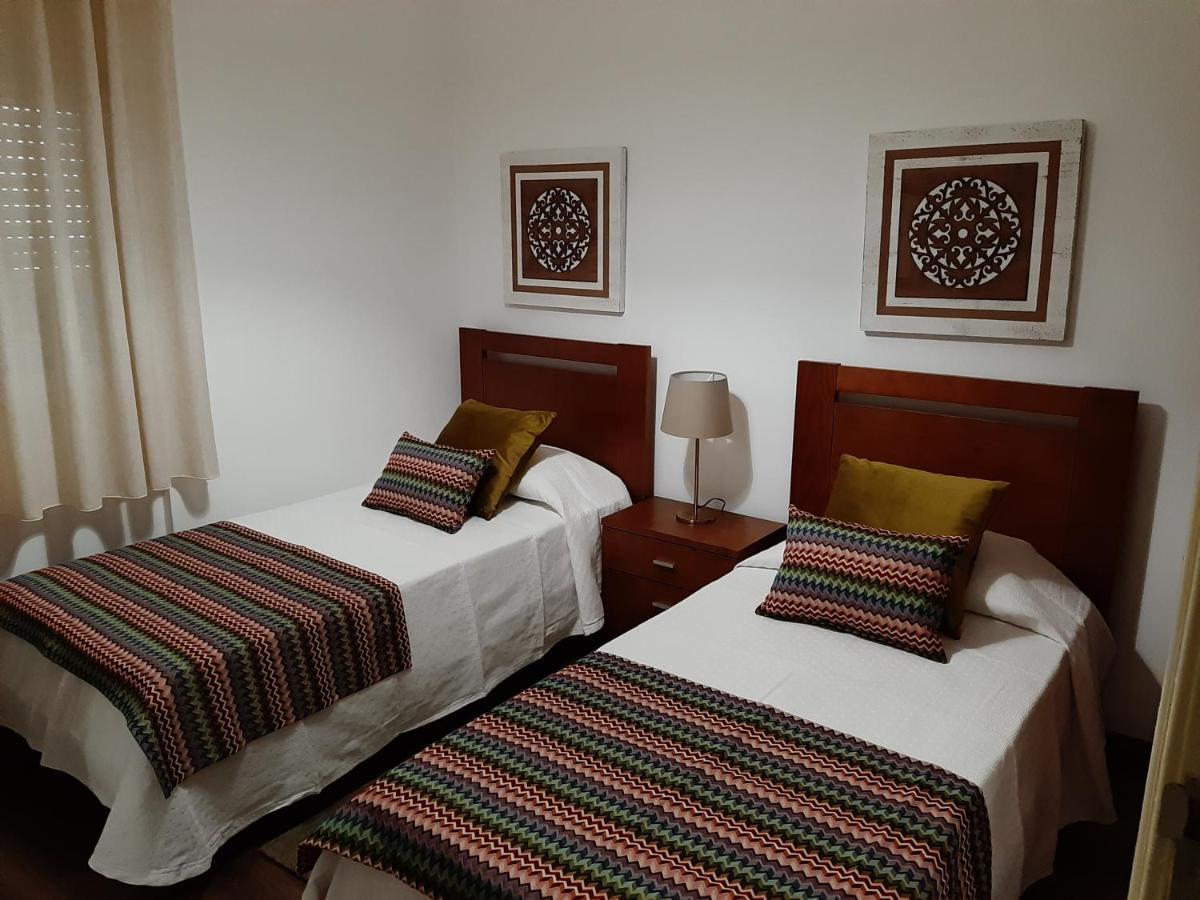 Alojamento Ferreira - Apartamento B Apartment ซังติอาโก โด กาเซ็ง ภายนอก รูปภาพ