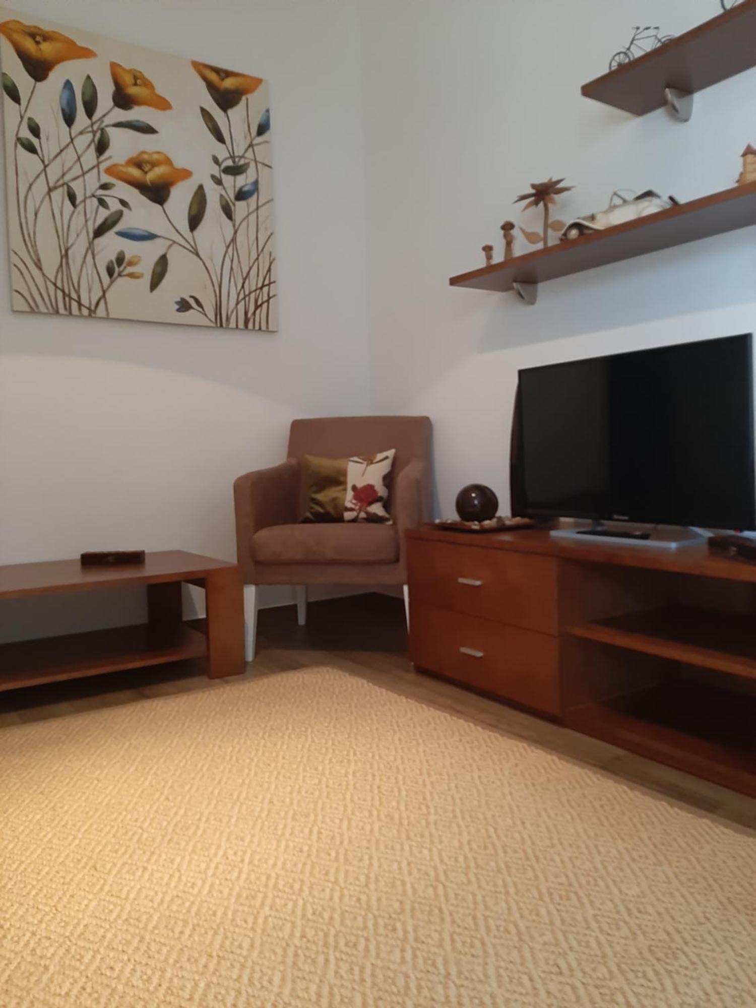 Alojamento Ferreira - Apartamento B Apartment ซังติอาโก โด กาเซ็ง ภายนอก รูปภาพ