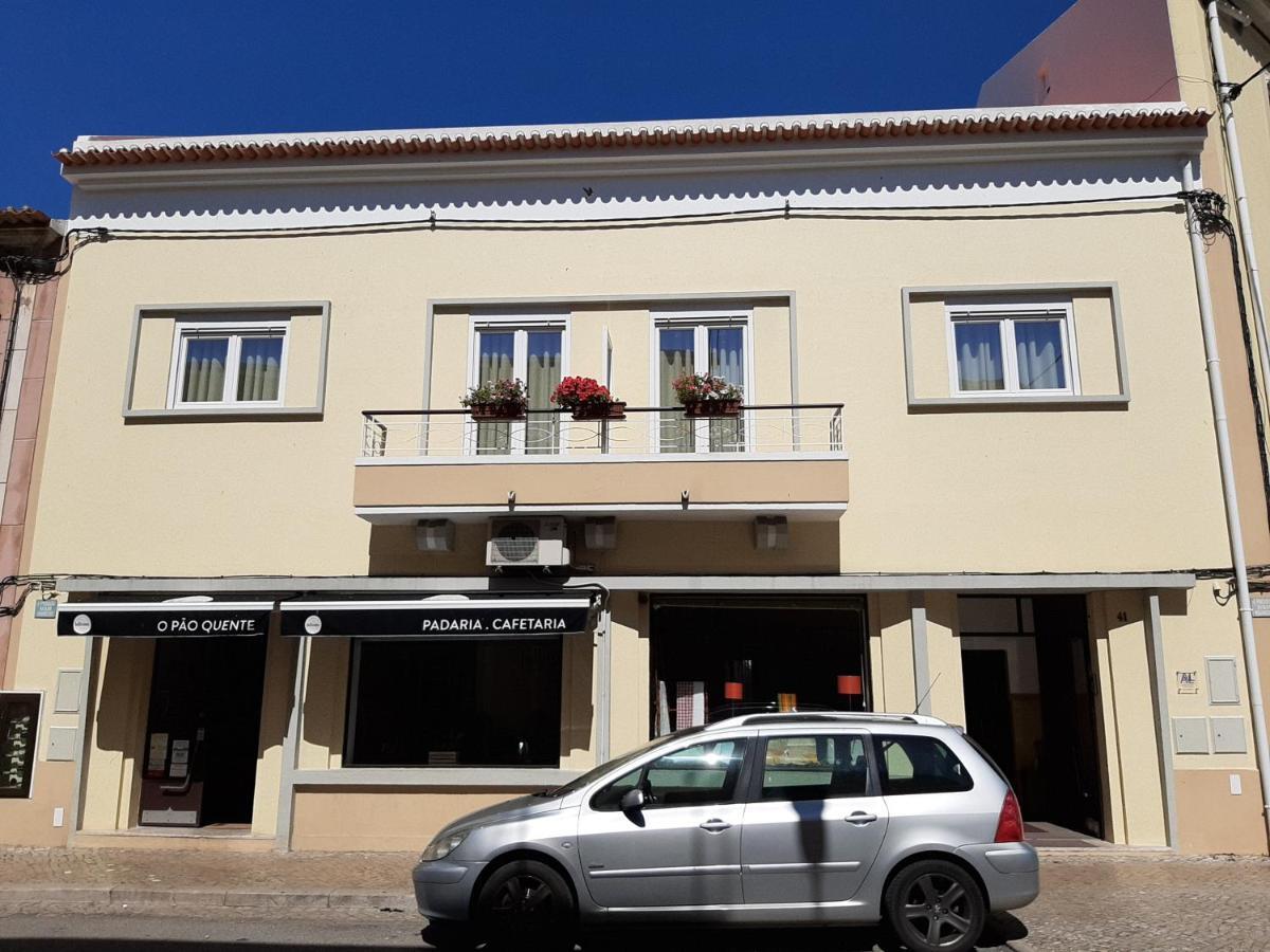Alojamento Ferreira - Apartamento B Apartment ซังติอาโก โด กาเซ็ง ภายนอก รูปภาพ