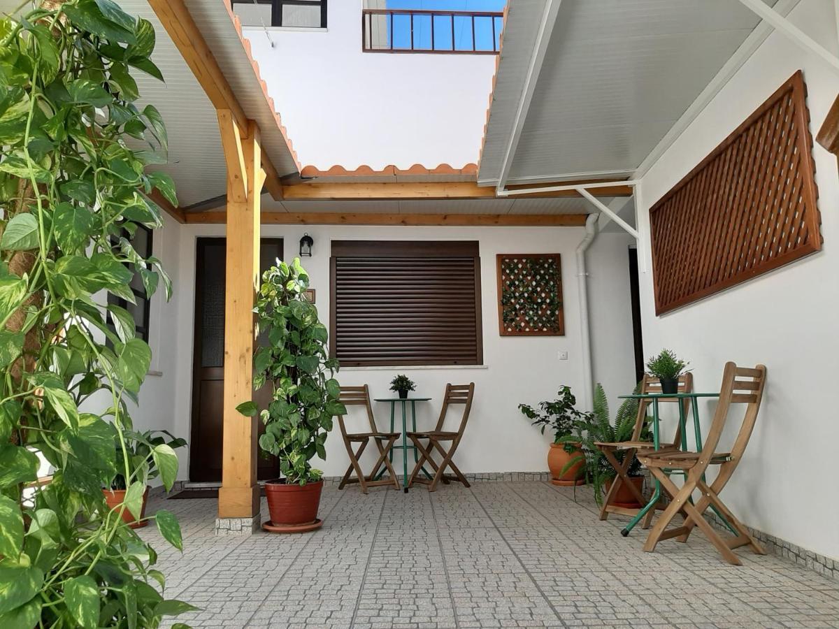 Alojamento Ferreira - Apartamento B Apartment ซังติอาโก โด กาเซ็ง ภายนอก รูปภาพ